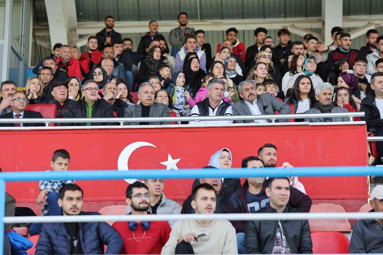 Talas gücünü gösterdi