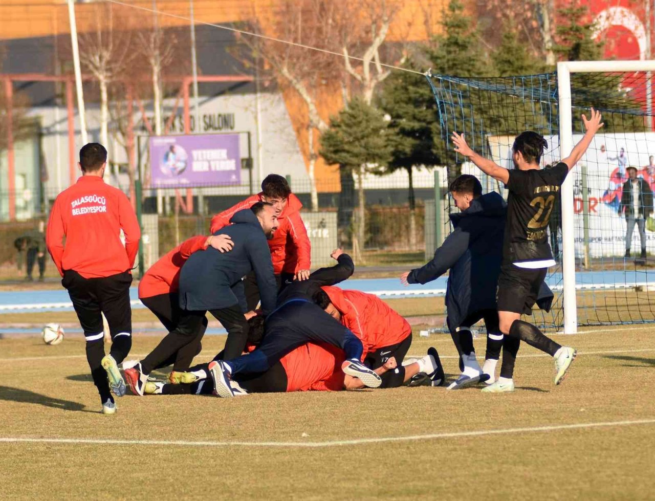 Talas gücünü gösterdi