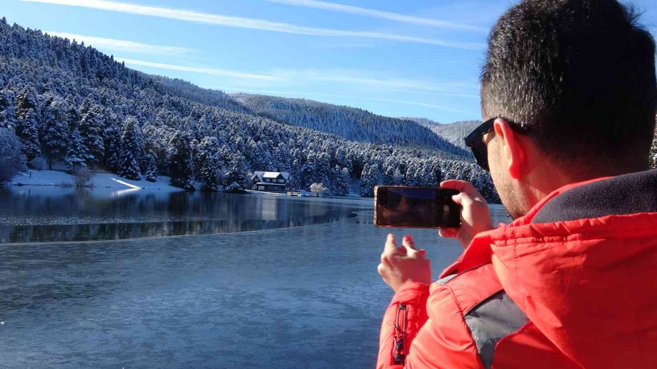 Doğa harikası Gölcük Tabiat Parkı beyaza büründü