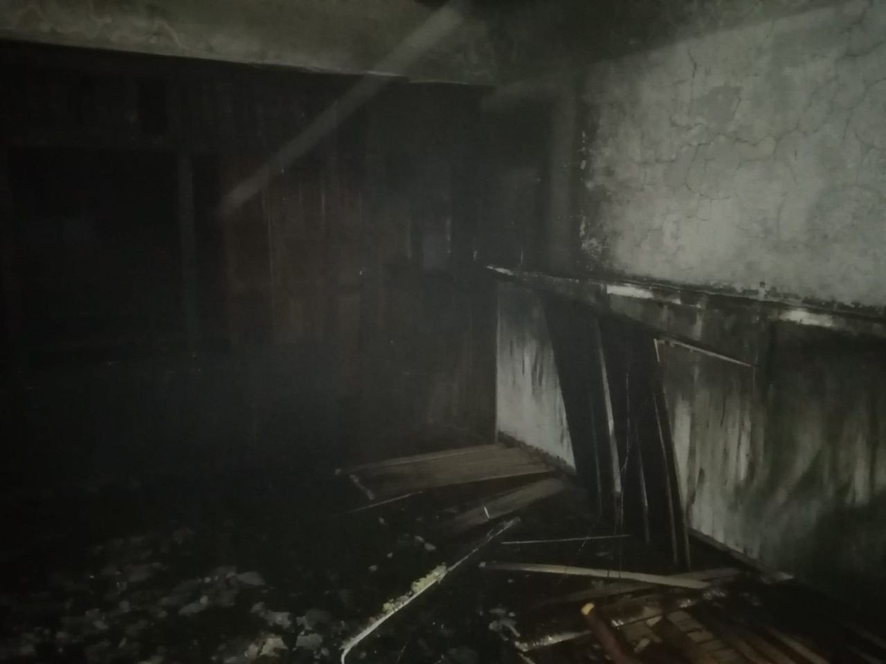 Camide yangın çıktı