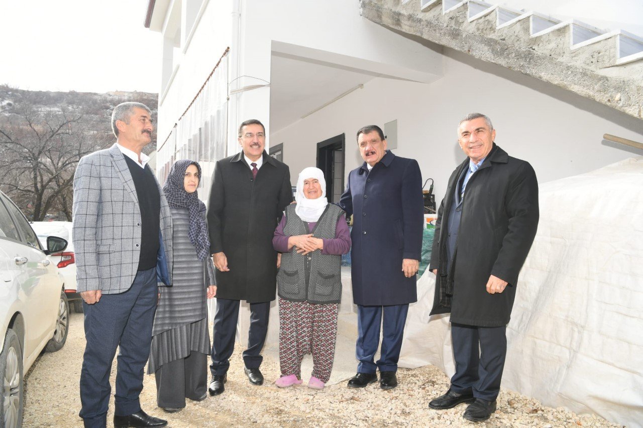 Muhtarlardan hizmet teşekkürü