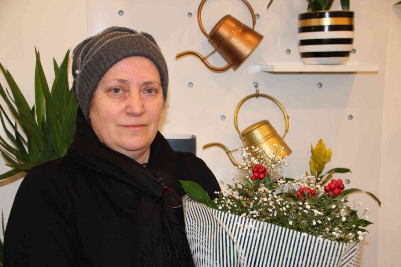 Yılbaşı çiçeği olarak da bilinen ’kokina’ya büyük ilgi