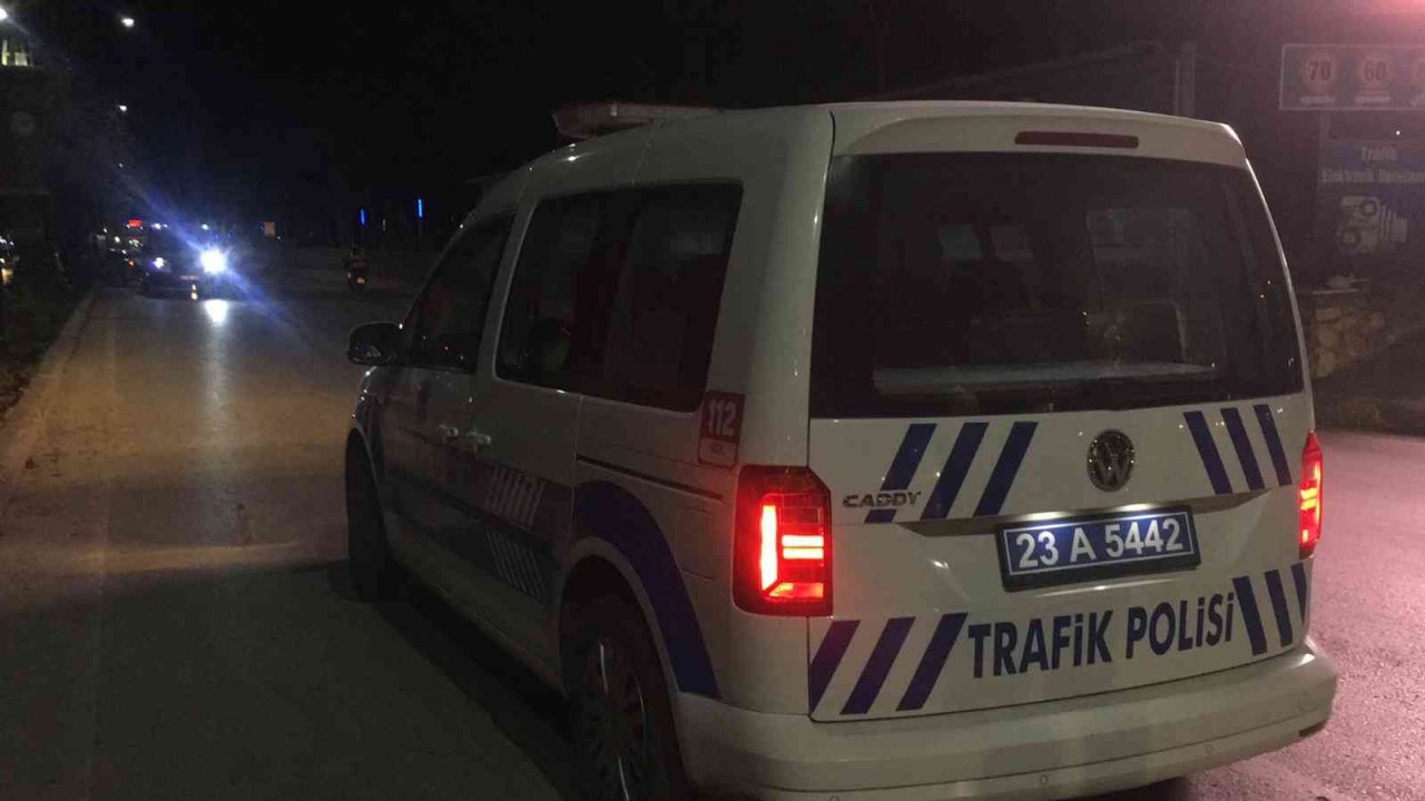 Kaza yaptı, aracı bırakıp kaçtı