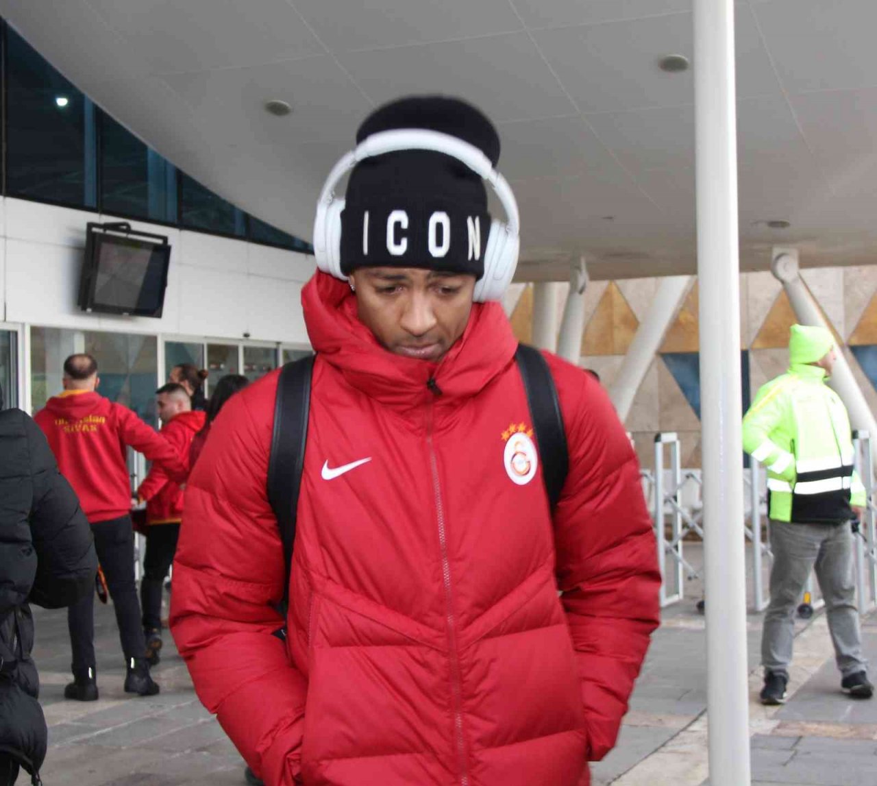 Galatasaray kafilesine Sivas’ta meşaleli karşılama