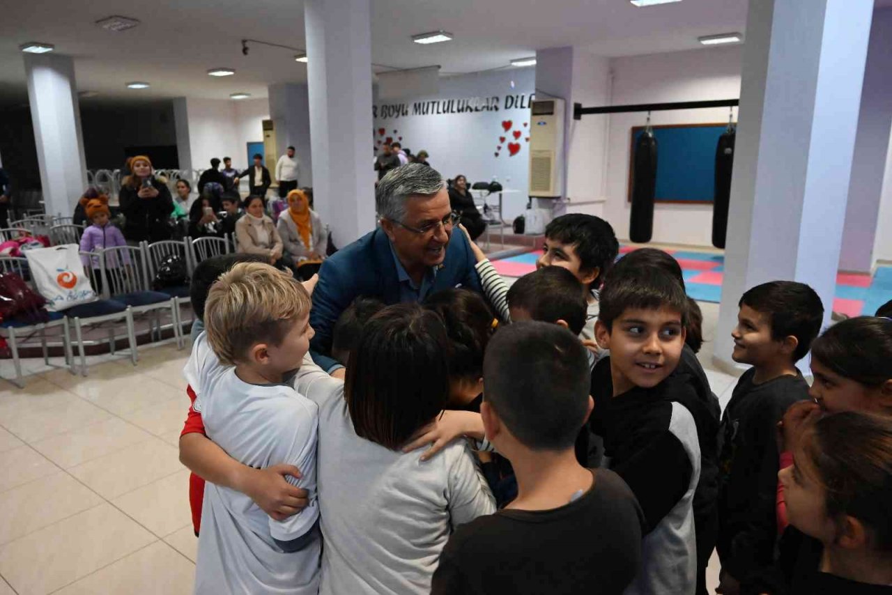 Düğün salonu gençler için spor salonuna dönüştürüldü