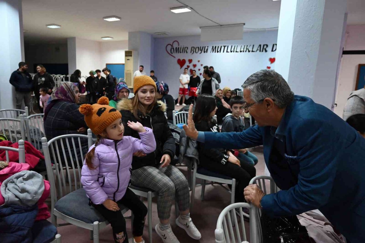 Düğün salonu gençler için spor salonuna dönüştürüldü