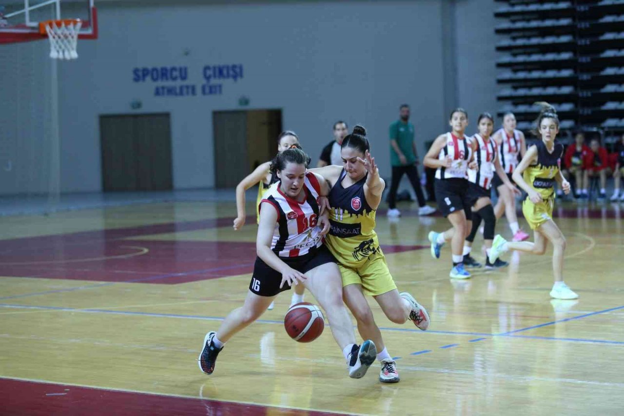Tütüncü’den kız basketbol takımına destek sözü