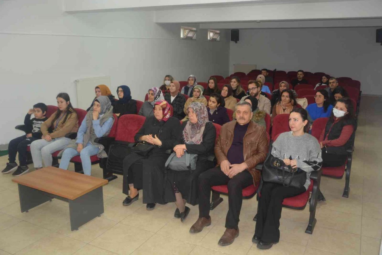 Özel öğrencilerin ailelerine sağlıklı beslenme semineri