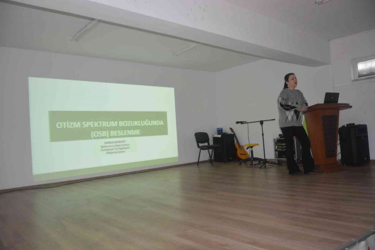 Özel öğrencilerin ailelerine sağlıklı beslenme semineri