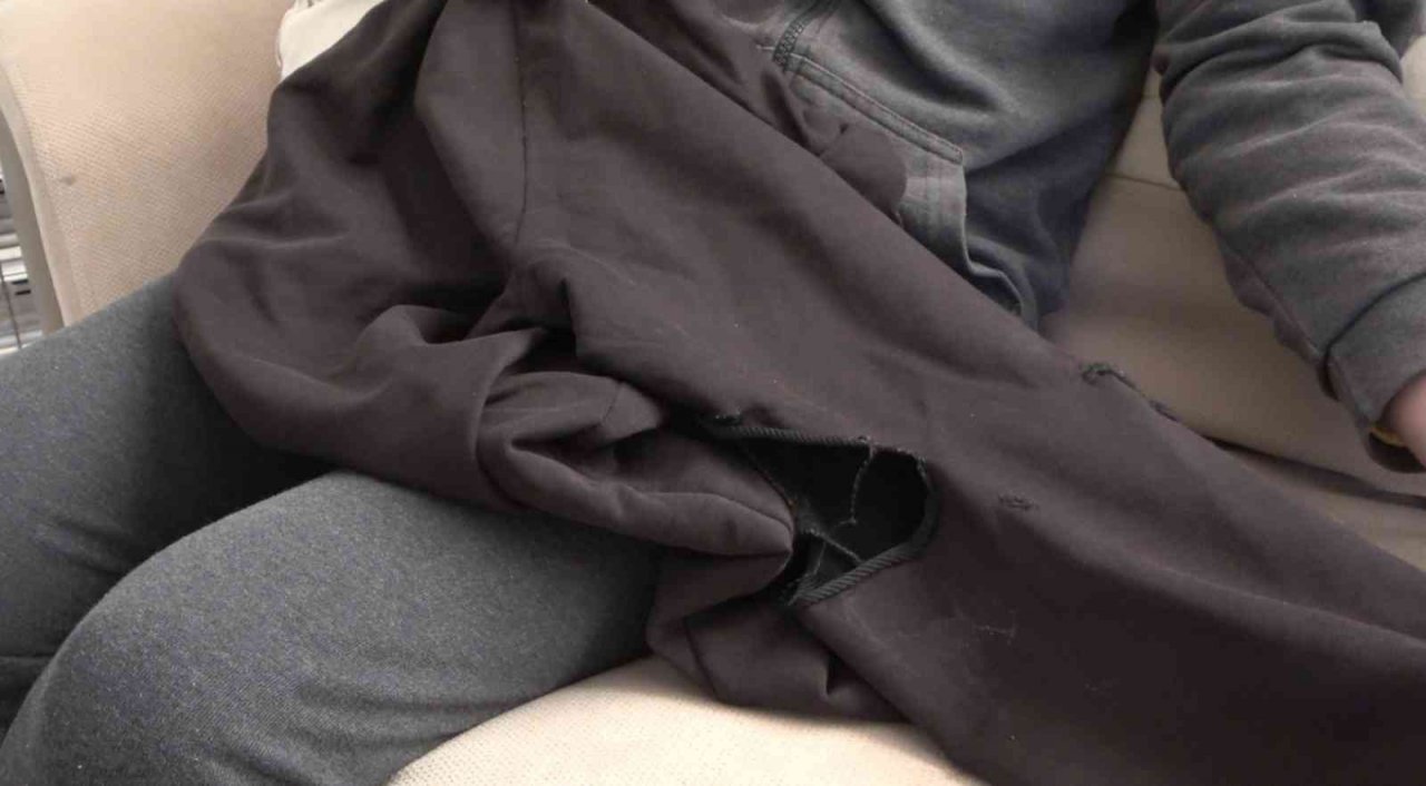 Bakkala giden çocuğa köpek saldırdı, o anlar kamerada