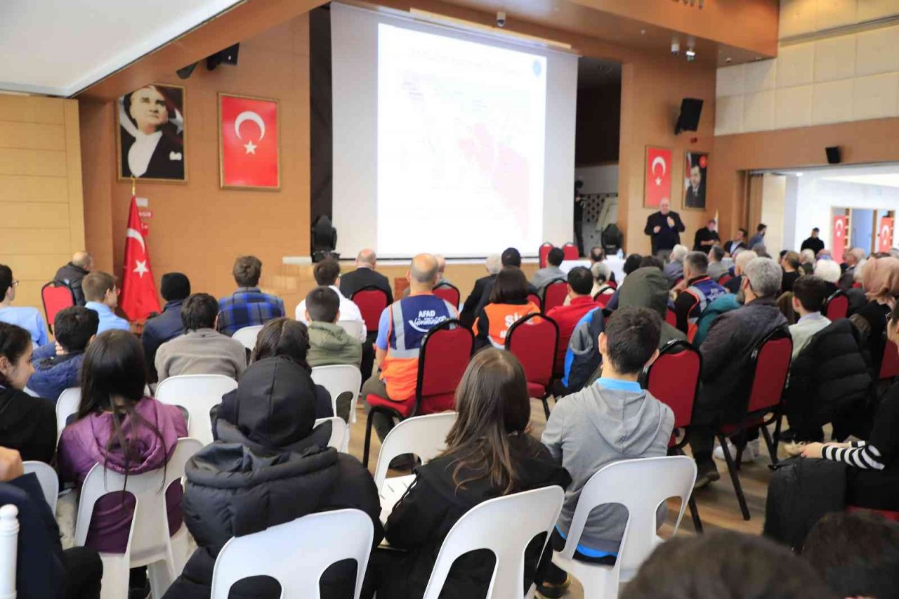 Şile Belediyesi’nden Şile’nin deprem bilincini yükselten konferans