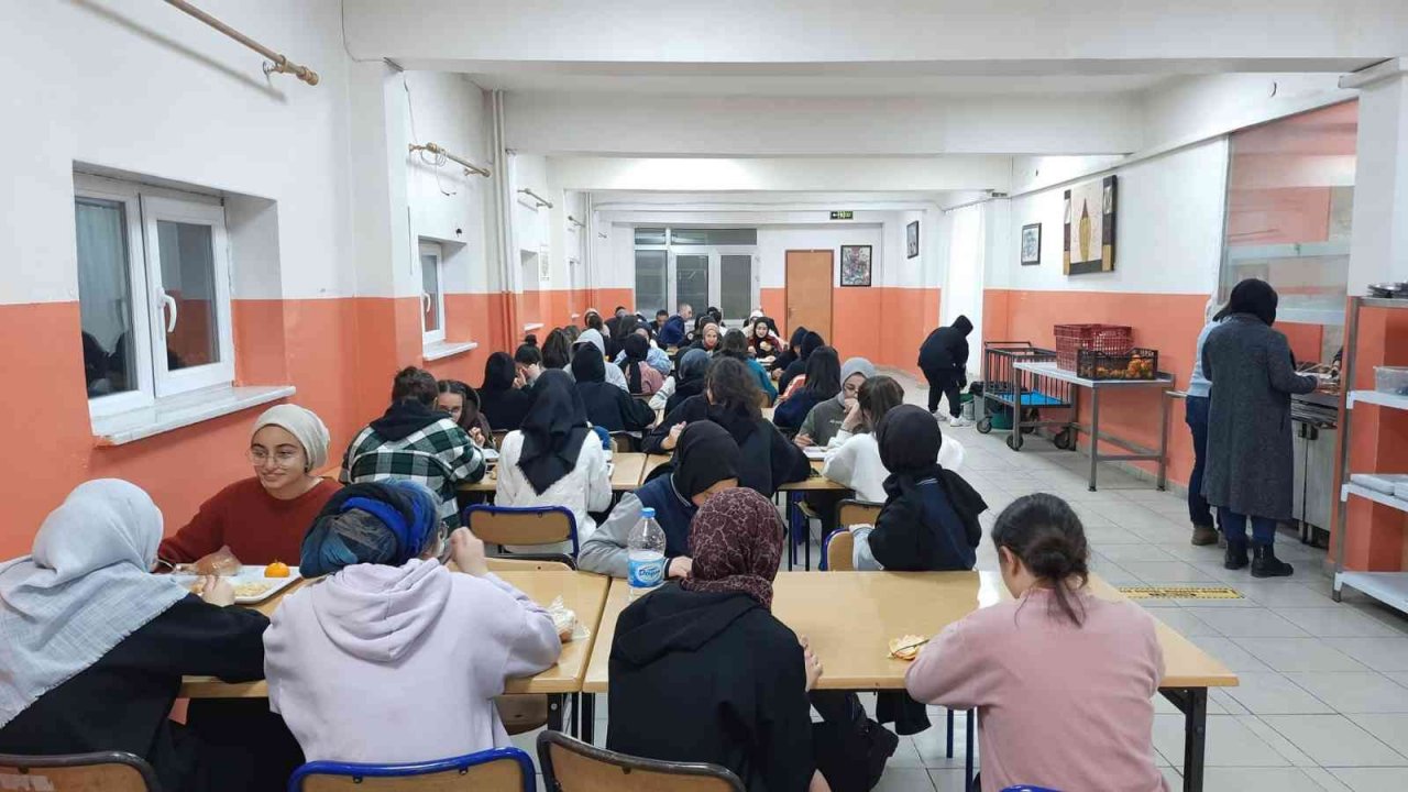 Vali Yardımcısı Dilce, Fen Lisesi öğrencileriyle buluştu