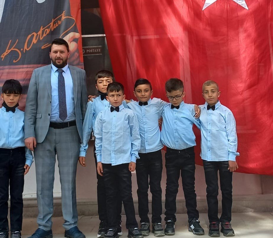 Belediye başkanı makam aracına harcanacak parayı bakın ne yaptı?