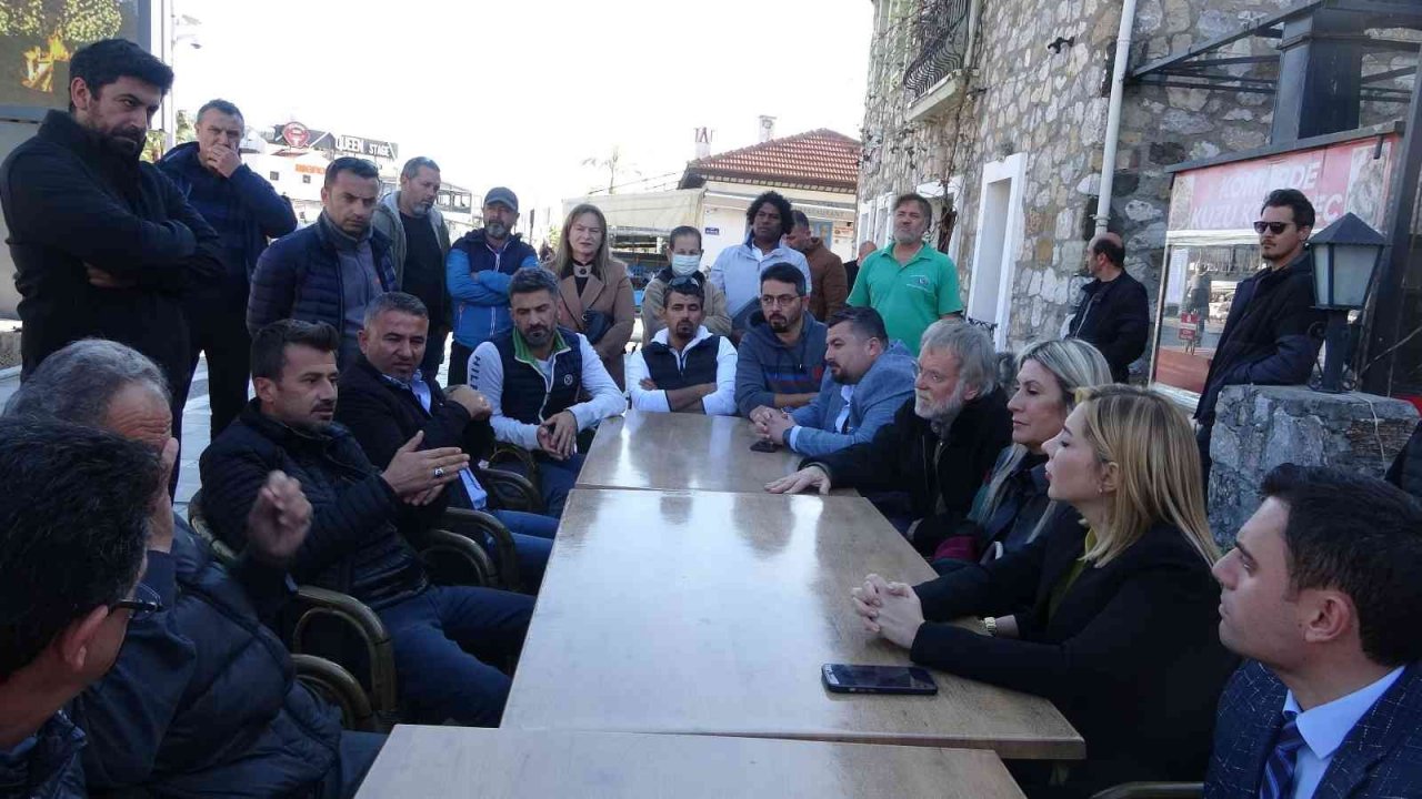 AK Parti Muğla Milletvekili Gökcan, Marmaris’te görüşmelerde bulundu
