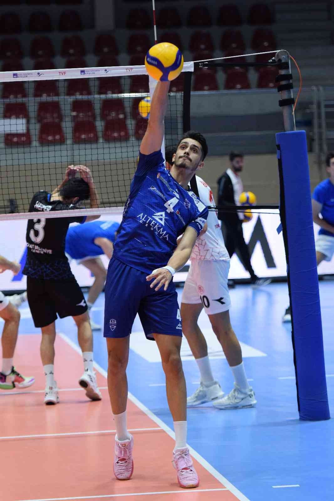 Ertuğrul Gazi Metin, rakiplerine duvar ördü