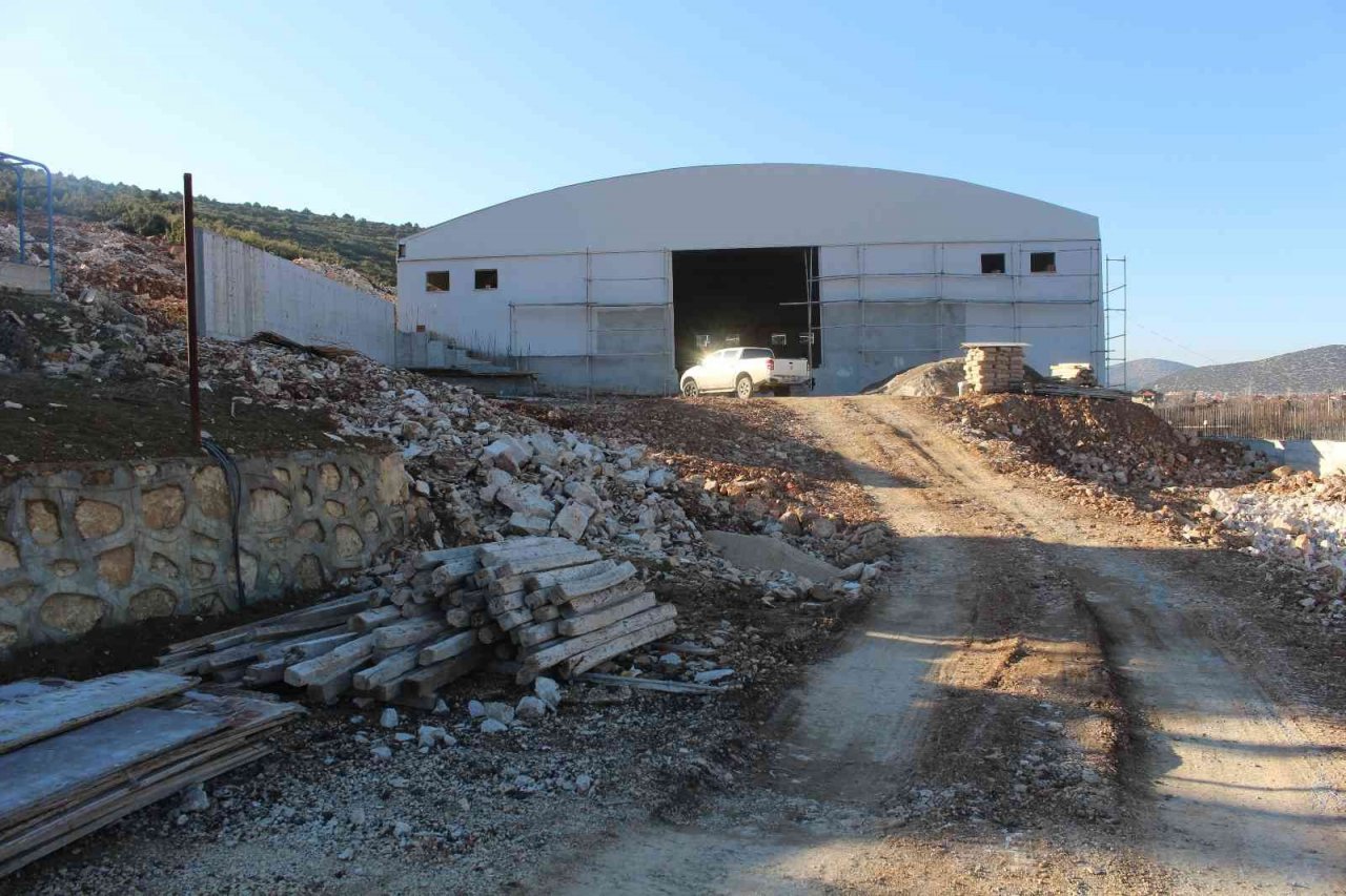 Büyükşehir’den Korkuteli Yazır’a çok amaçlı salon