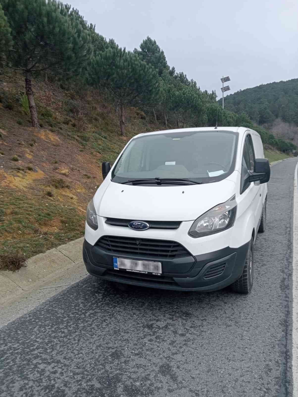 Ataşehir’de kucağında çocukla minibüs kullanan sürücüye ceza