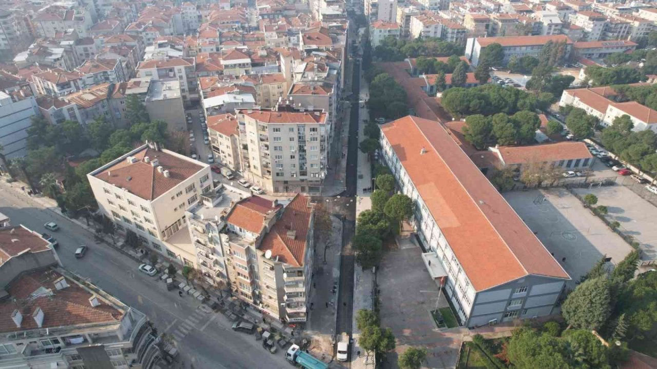 Avni Gemicioğlu’nda ilk kat asfalt tamamlanıyor