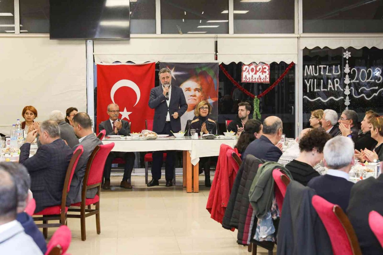 Bayraklı’da yılbaşı coşkusu