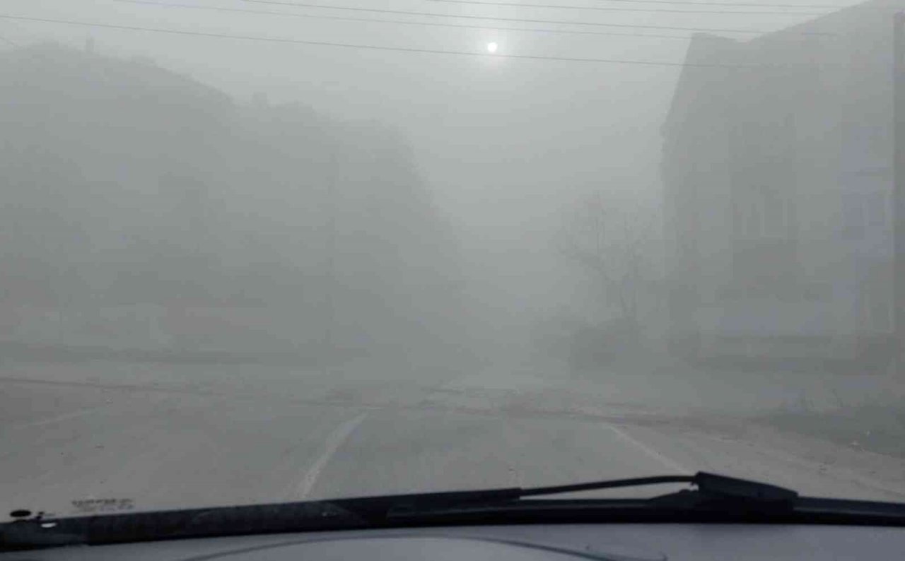 Yoğun sis hayatı olumsuz etkiledi