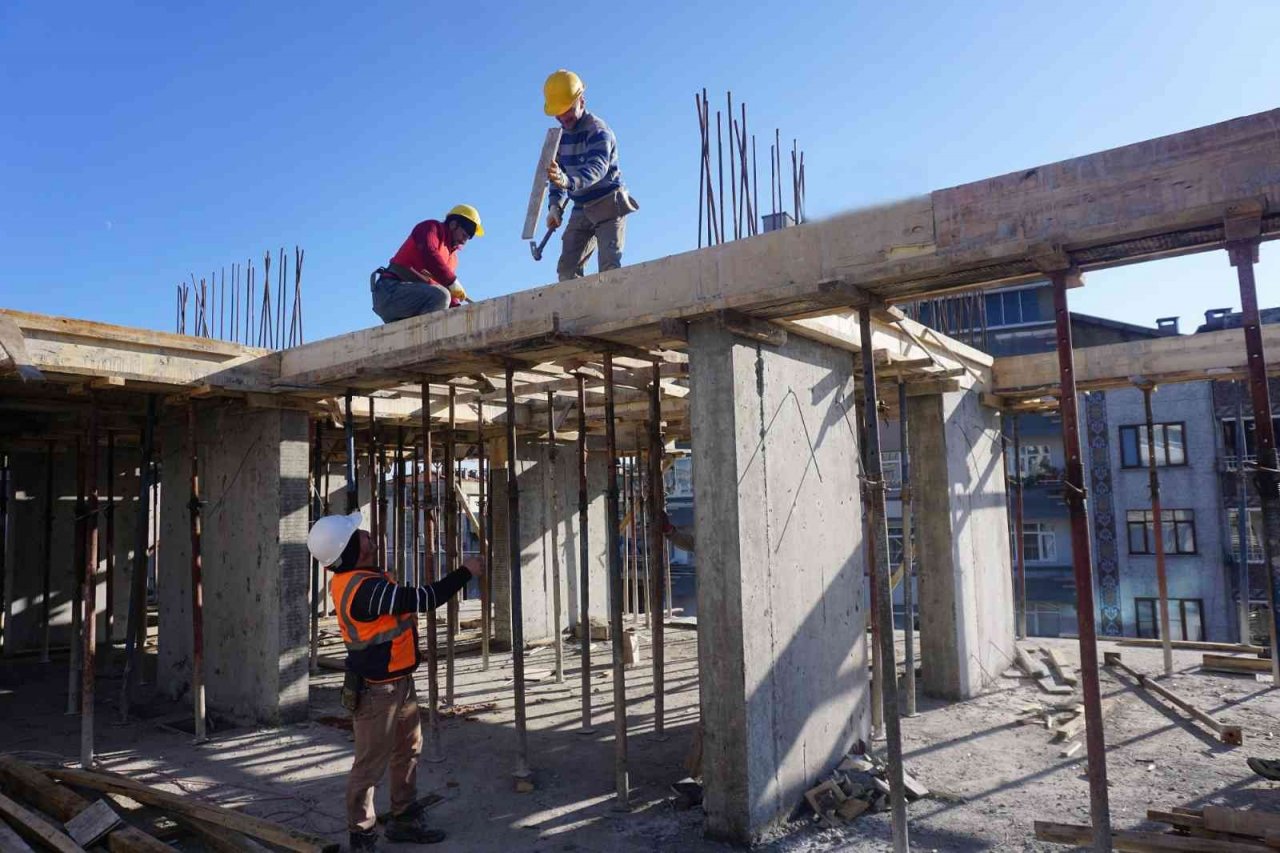 Başkan Doğan: "Hem konforlu hem de modern daireleri Çarşambamıza kazandırıyoruz"