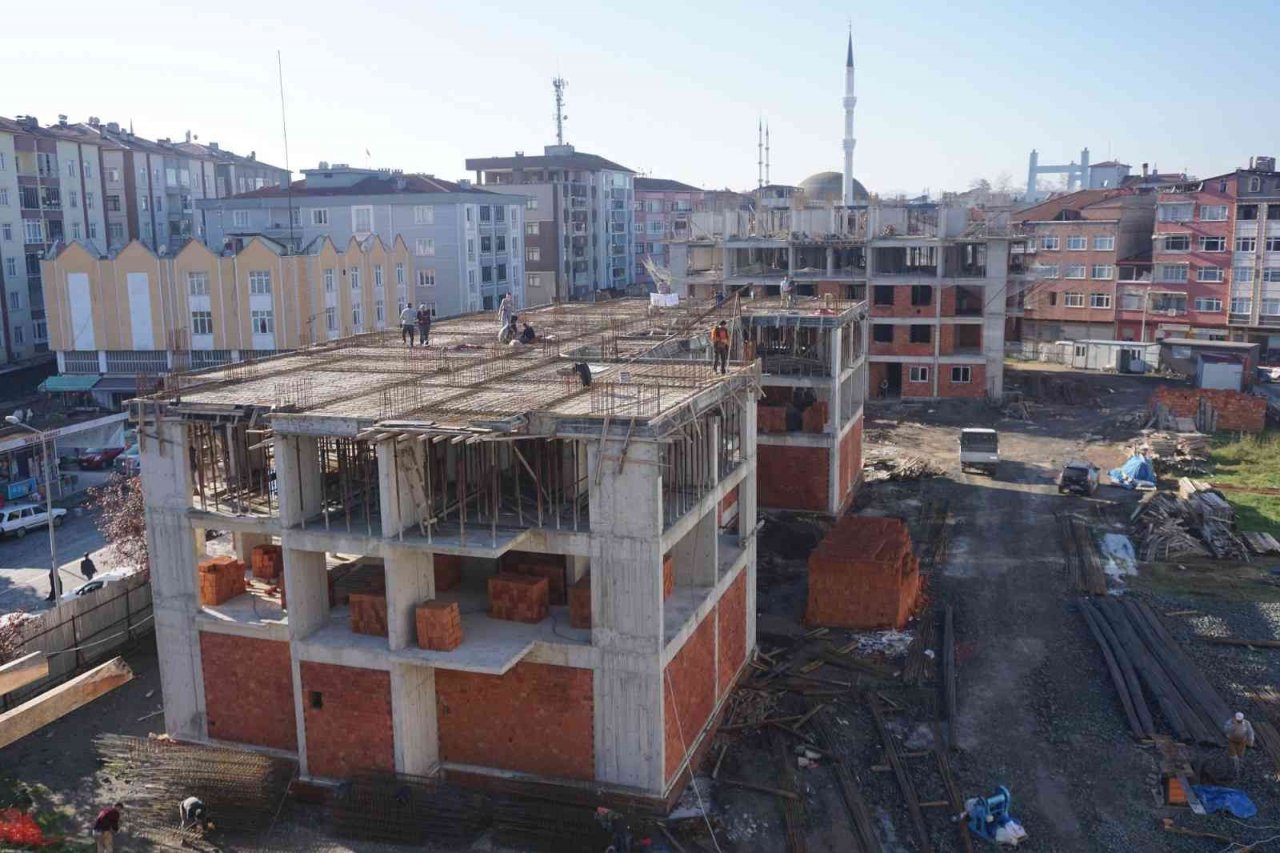 Başkan Doğan: "Hem konforlu hem de modern daireleri Çarşambamıza kazandırıyoruz"