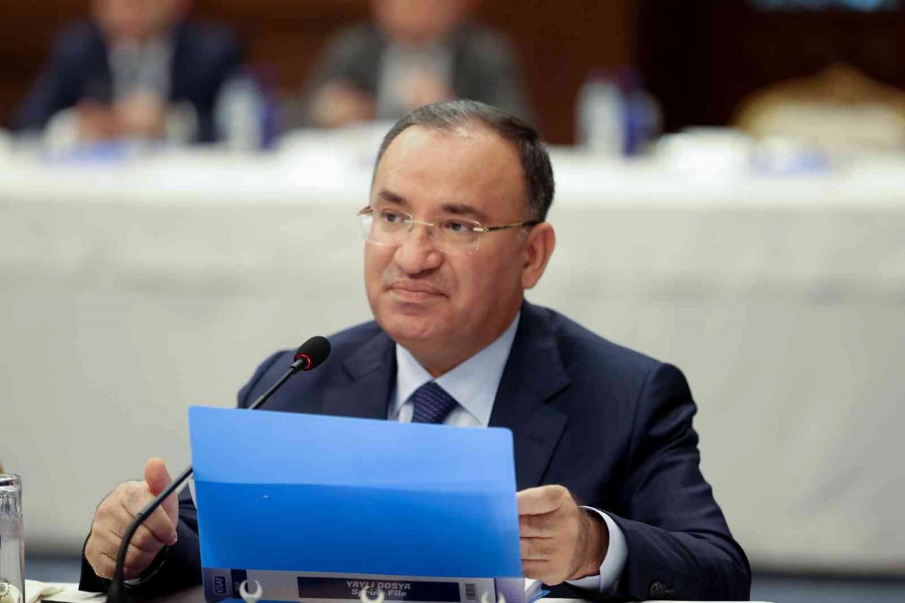 Adalet Bakanlığının düzenleme ihtiyaçlarına yönelik toplantı, Fuat Oktay başkanlığında yapıldı