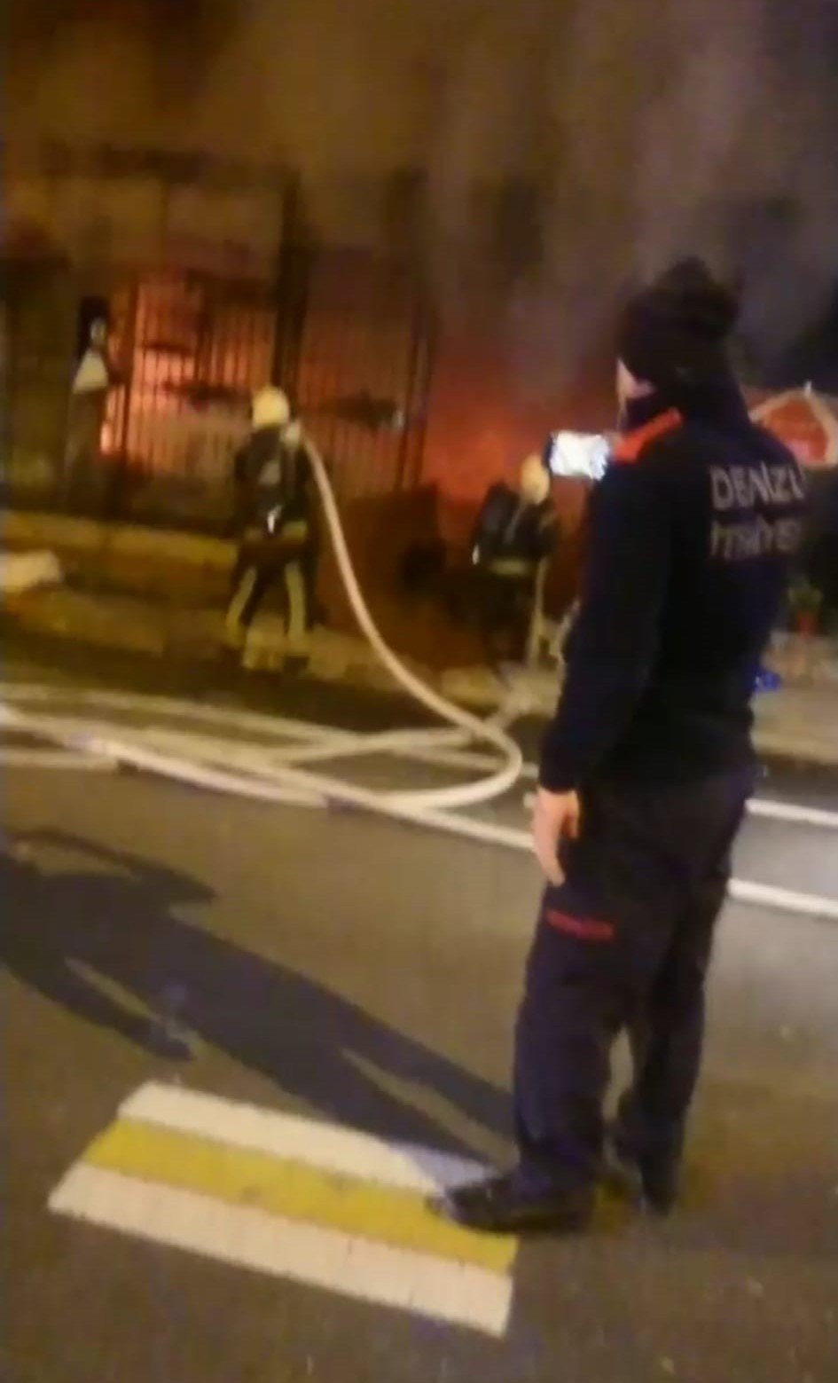 Market alev alev yandı