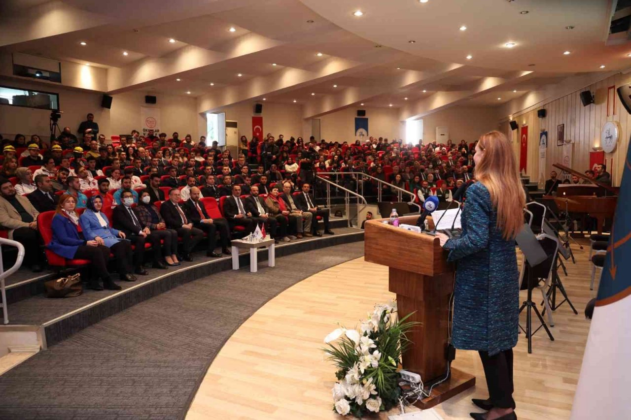 DEÜ’de ’Fetihleri Anlamak Fatihleri Anmak’ konulu panel
