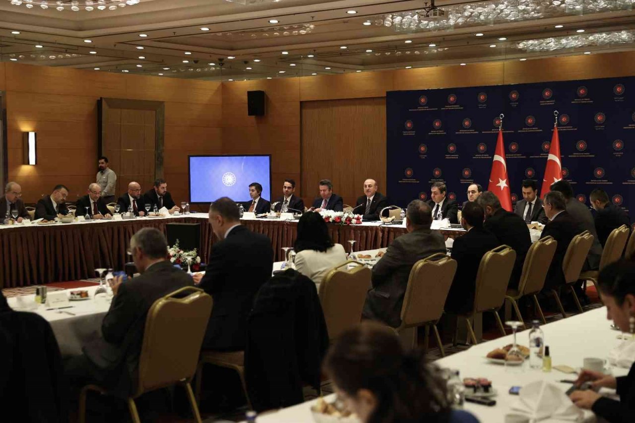 Bakan Çavuşoğlu, Suriye ile temaslara ilişkin: “Yol haritasının ikinci aşaması dışişleri bakanları düzeyinde bir toplantının planlanması”