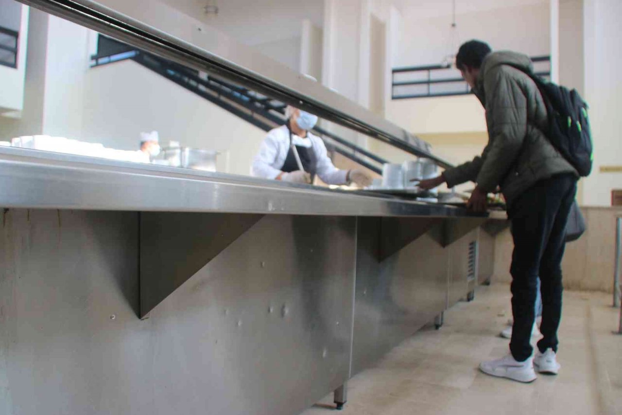 Dicle Üniversitesinde 1993’teki bombalı saldırının izleri yemekhane tezgahında