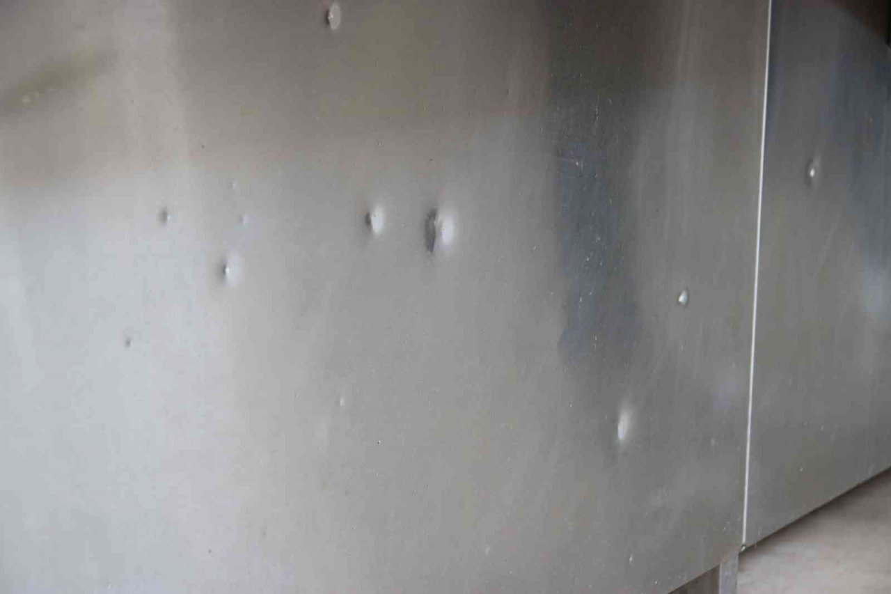 Dicle Üniversitesinde 1993’teki bombalı saldırının izleri yemekhane tezgahında