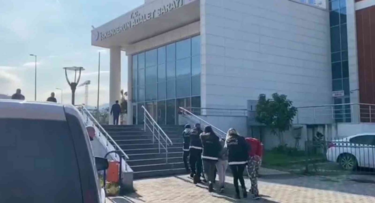 Hatay’da dolandırıcılık ve fuhuş operasyonu: 2 tutuklama