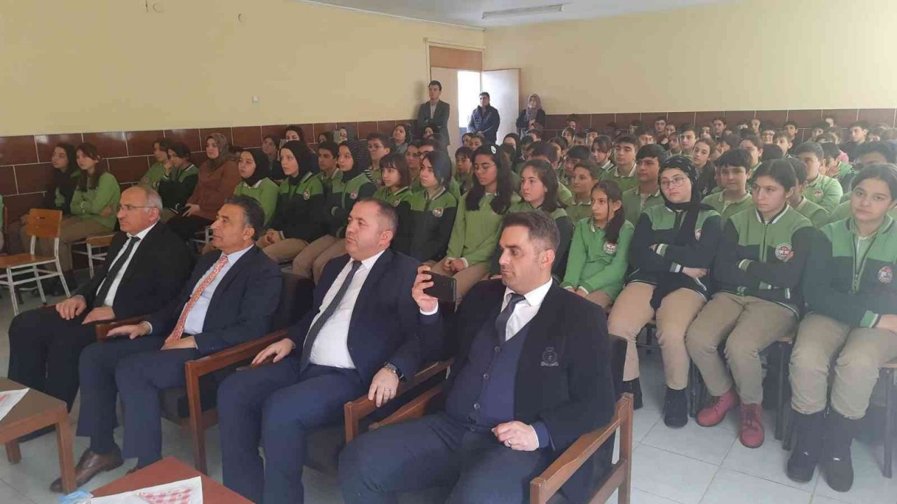 Mehmet Akif Ersoy 86. ölüm yıl dönümünde unutulmadı