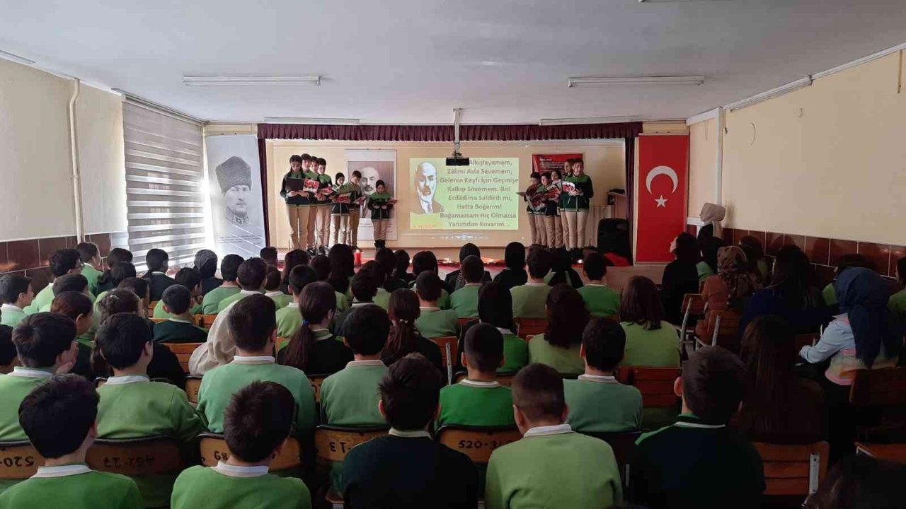 Mehmet Akif Ersoy 86. ölüm yıl dönümünde unutulmadı