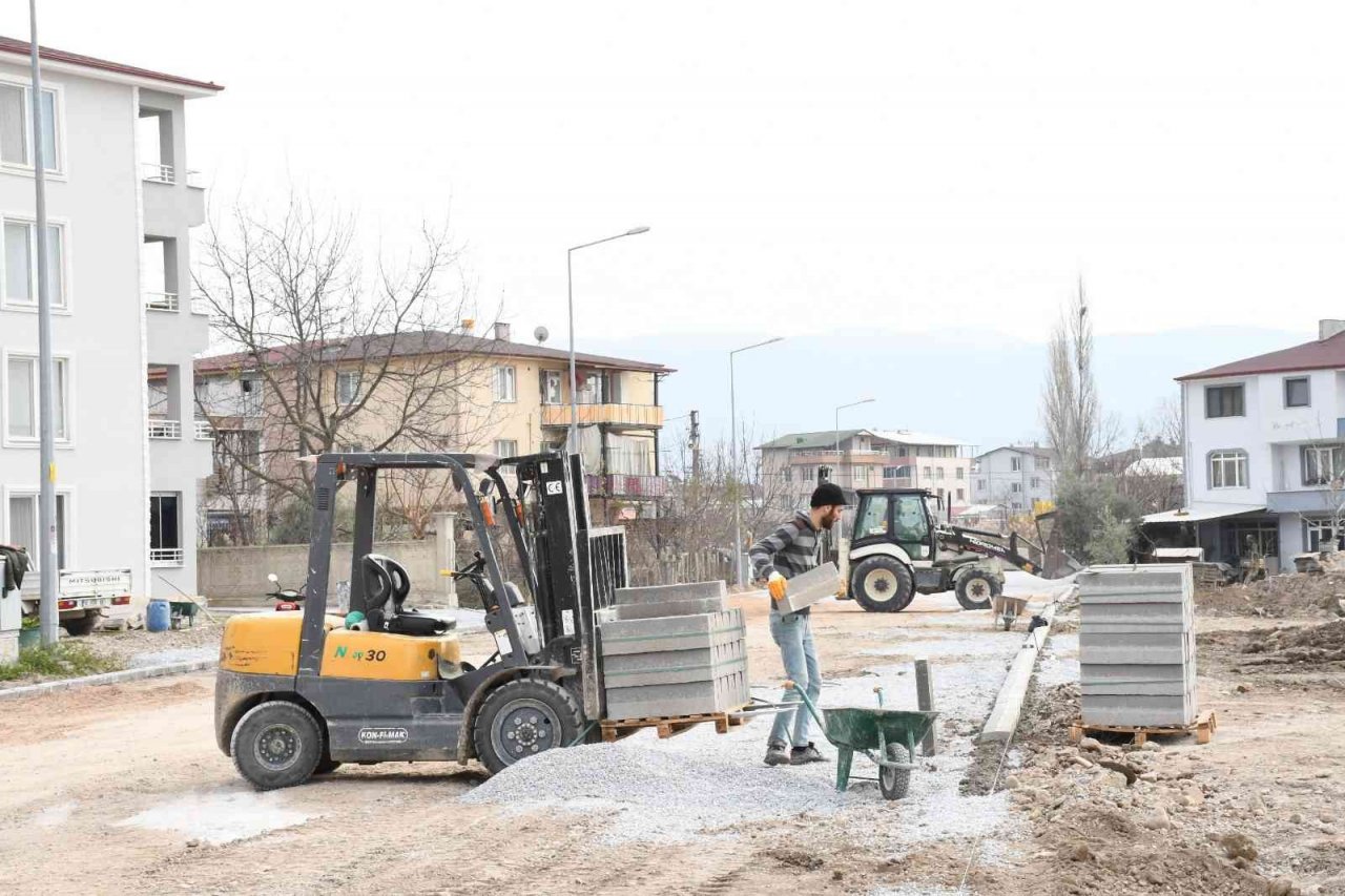 İznik’te bir uçtan bir uca çalışmalar devam ediyor
