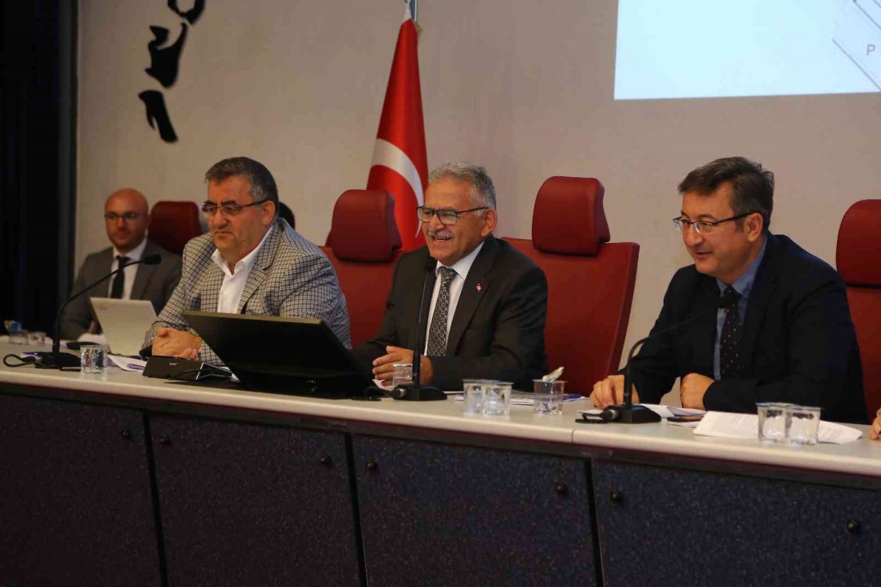 Büyükşehir Meclisi 1 Yılda 771 Gündem Maddesi Görüştü