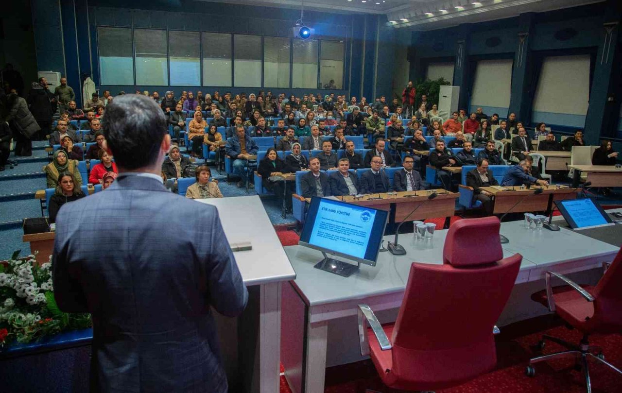 Büyükşehir Personeline ’Etik Davranış İlkeleri’ Eğitimi