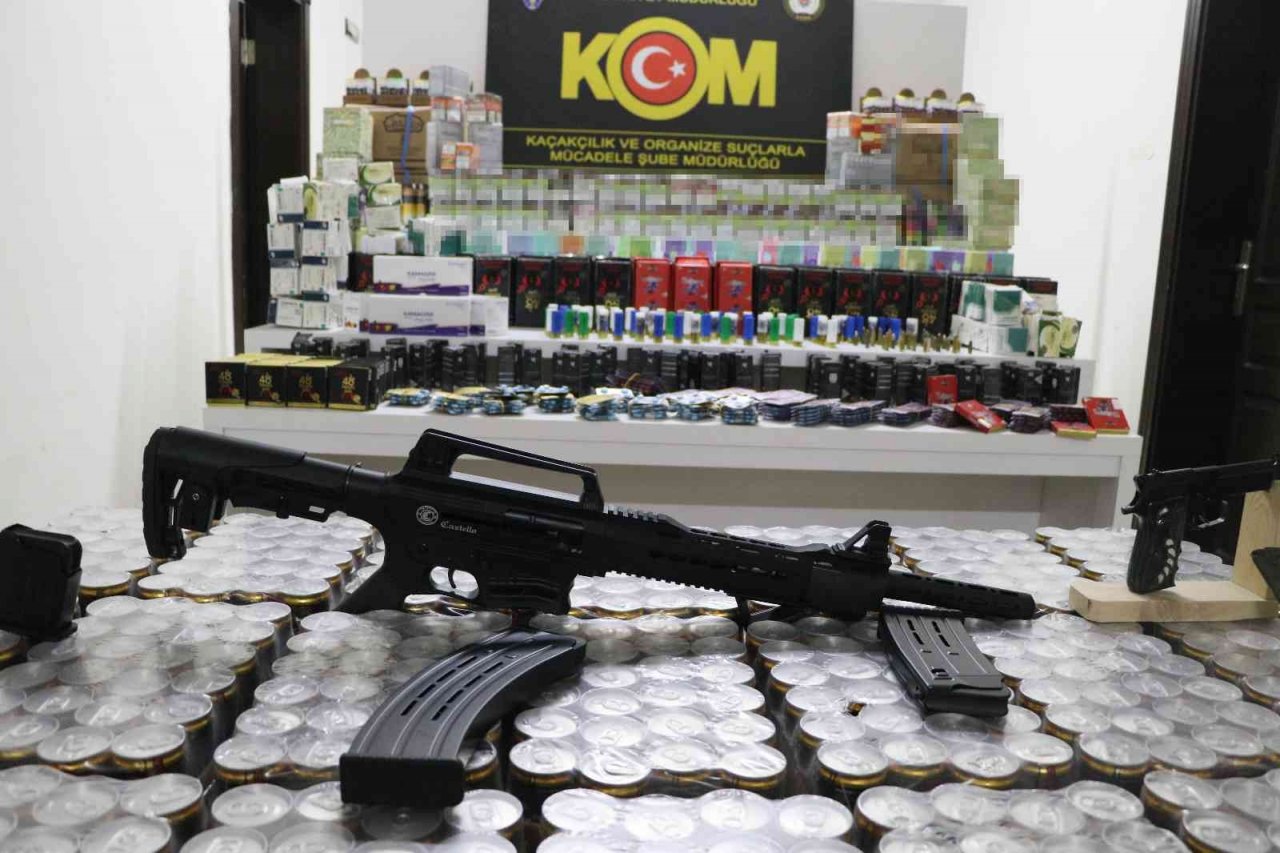 Mersin’de yaklaşık 1 milyon lira değerinde cinsel içerikli ürünler ele geçirildi