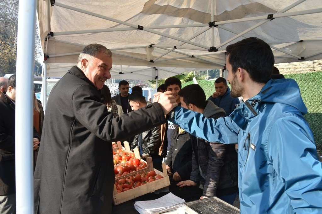 Antakya Belediyesi engelsiz pazar tezgahı kurdu