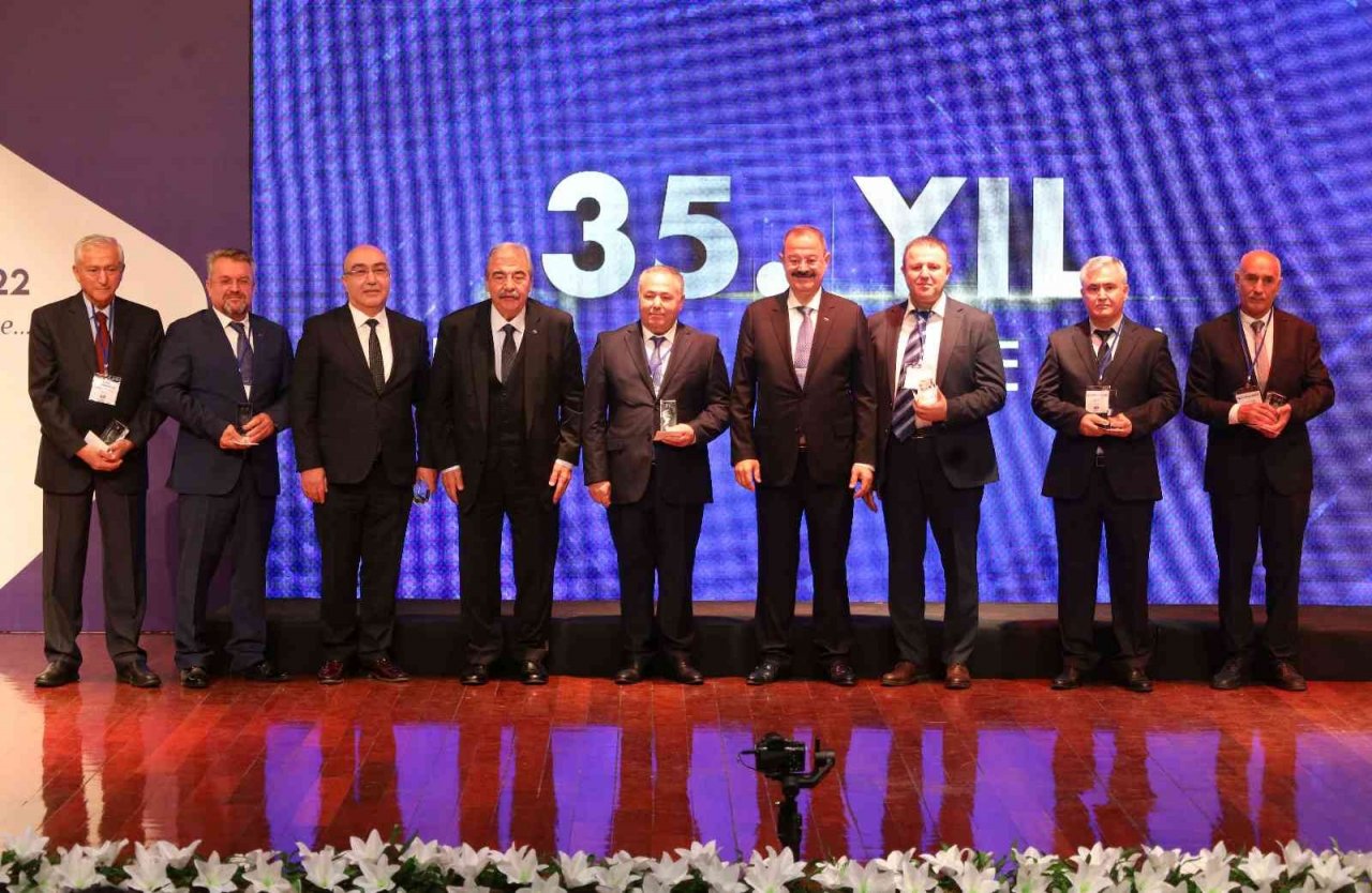 Sanko Holding değerli yıllar plaket töreni