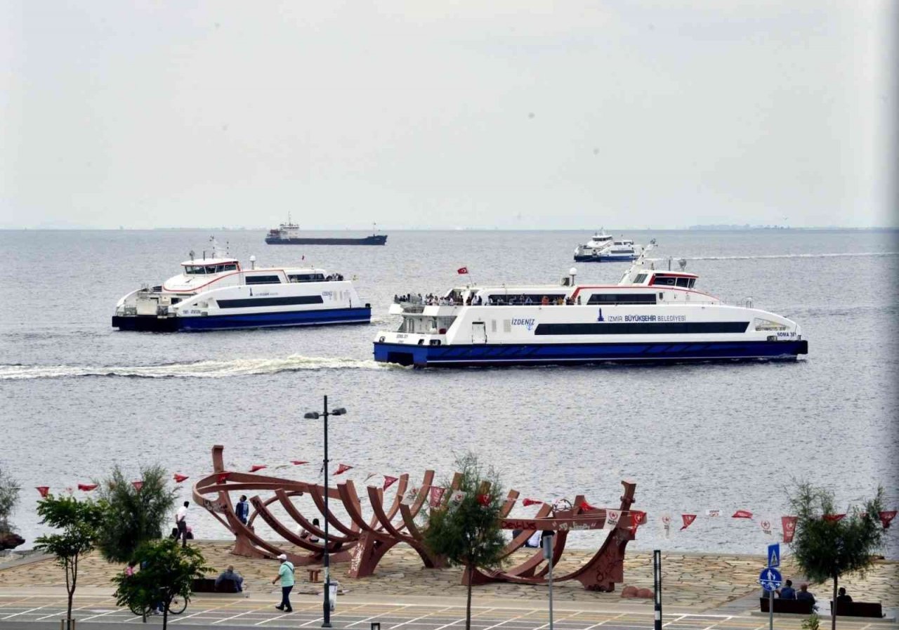 İzmir Büyükşehir Belediyesi yılbaşı gecesine hazır