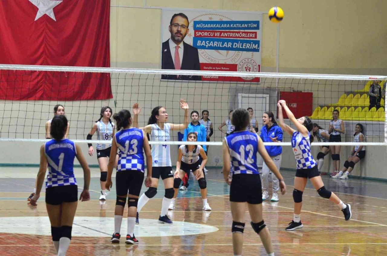 Yunusemreli voleybolculardan 3-0’lık başlangıç