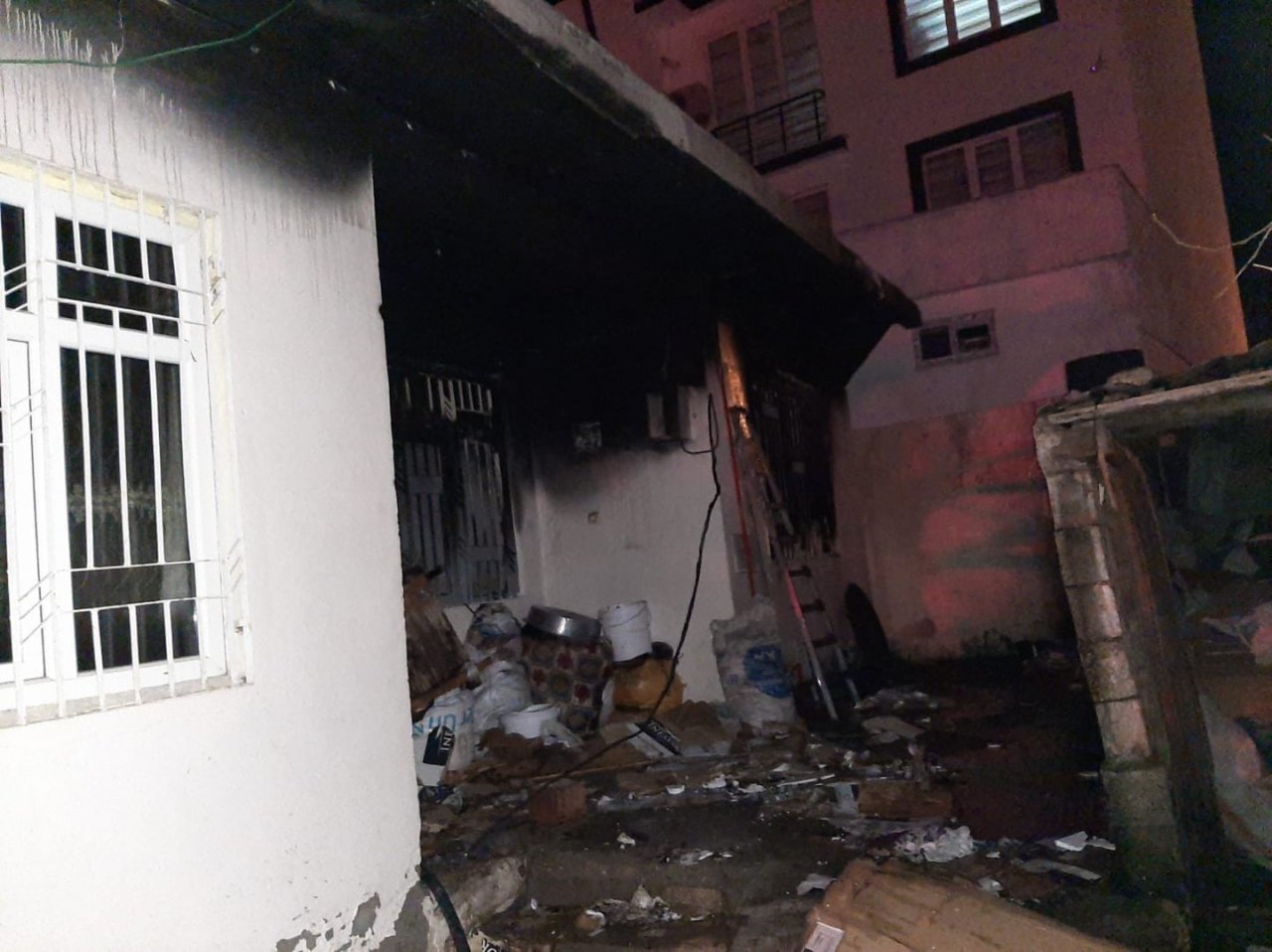Adıyaman’da çıkan yangında bir ev kullanılamaz hale geldi