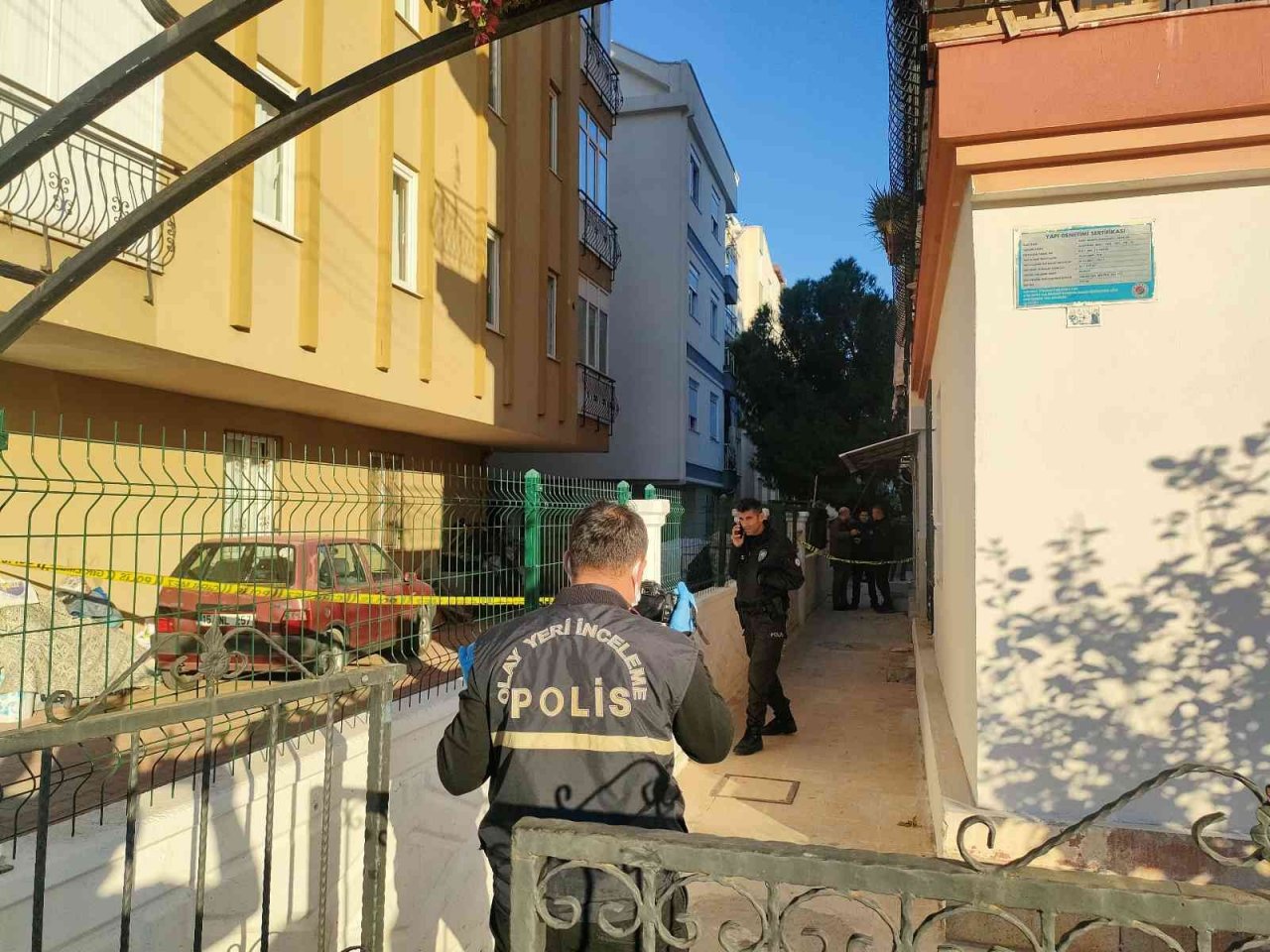 Antalya’da yangın çıkan evde şüpheli ölüm