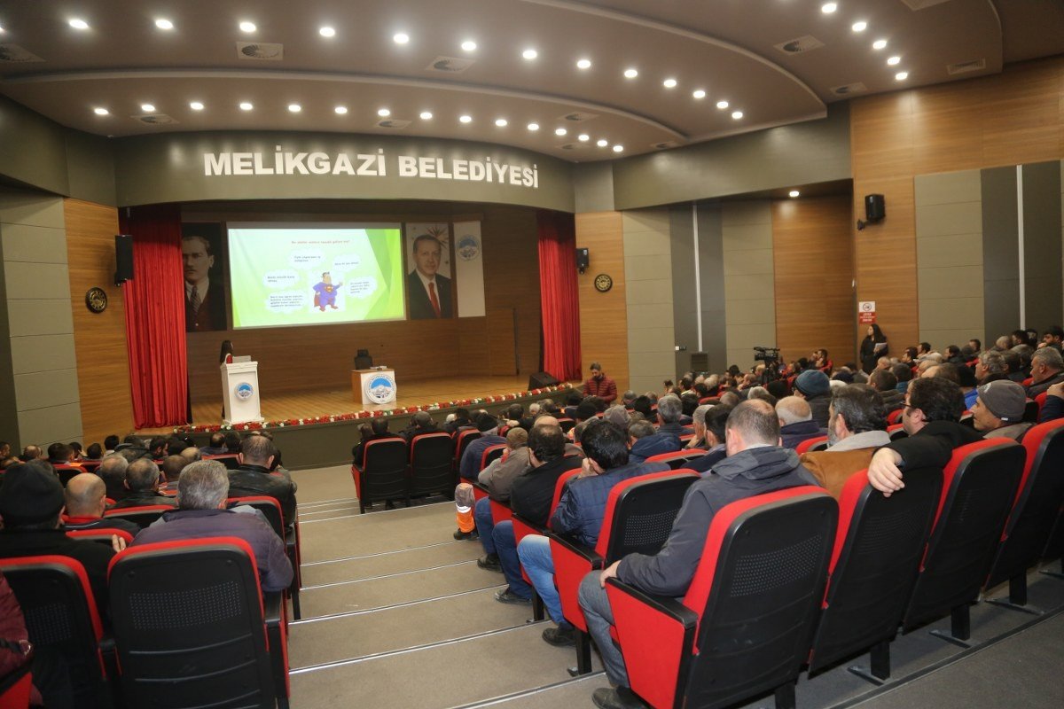Melikgazi Belediyesi personeline iş sağlığı ve güvenliği eğitimi verildi