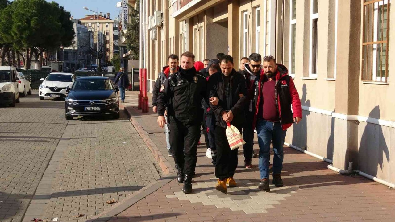 Çanakkale’de Orta Asya ve Afrika uyruklu 14 kadını pazarlayan 2 kişi tutuklandı