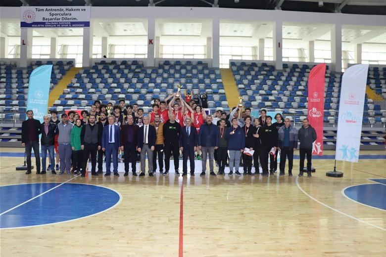 Bölge şampiyonasına katılmak için potaya yükseldiler