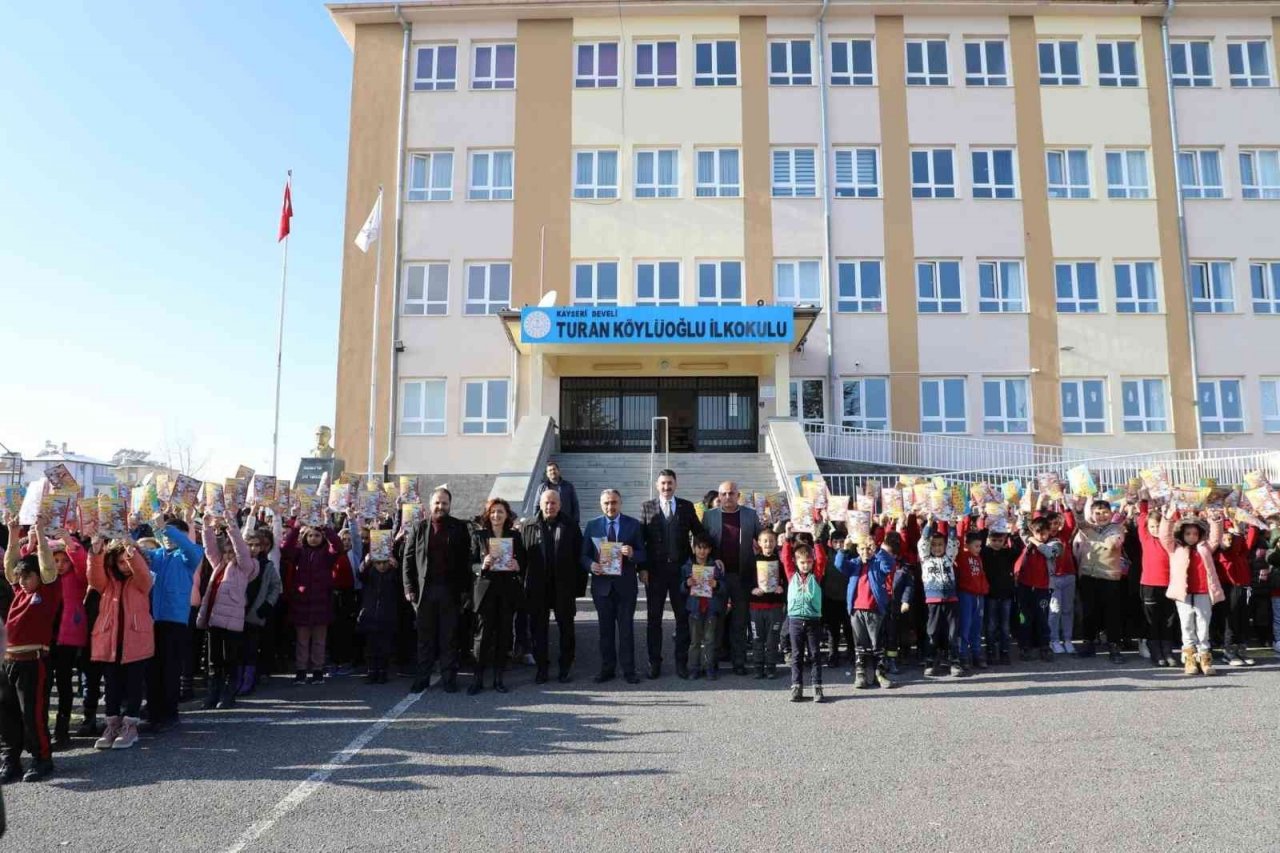 İlköğretim Öğrencilerine Dergi Hediyesi