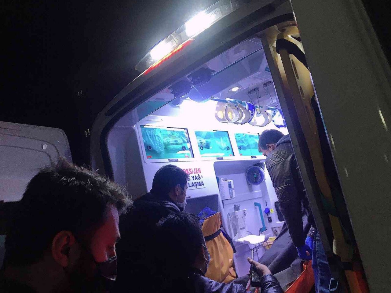 Hareketsiz kalıncaya kadar yaşlı kadının boğazını kesmiş